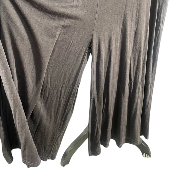 Wide leg Jumper Gray,V neck, sleeveless, wide leg pants, pockets, Medium - Picture 7 of 8